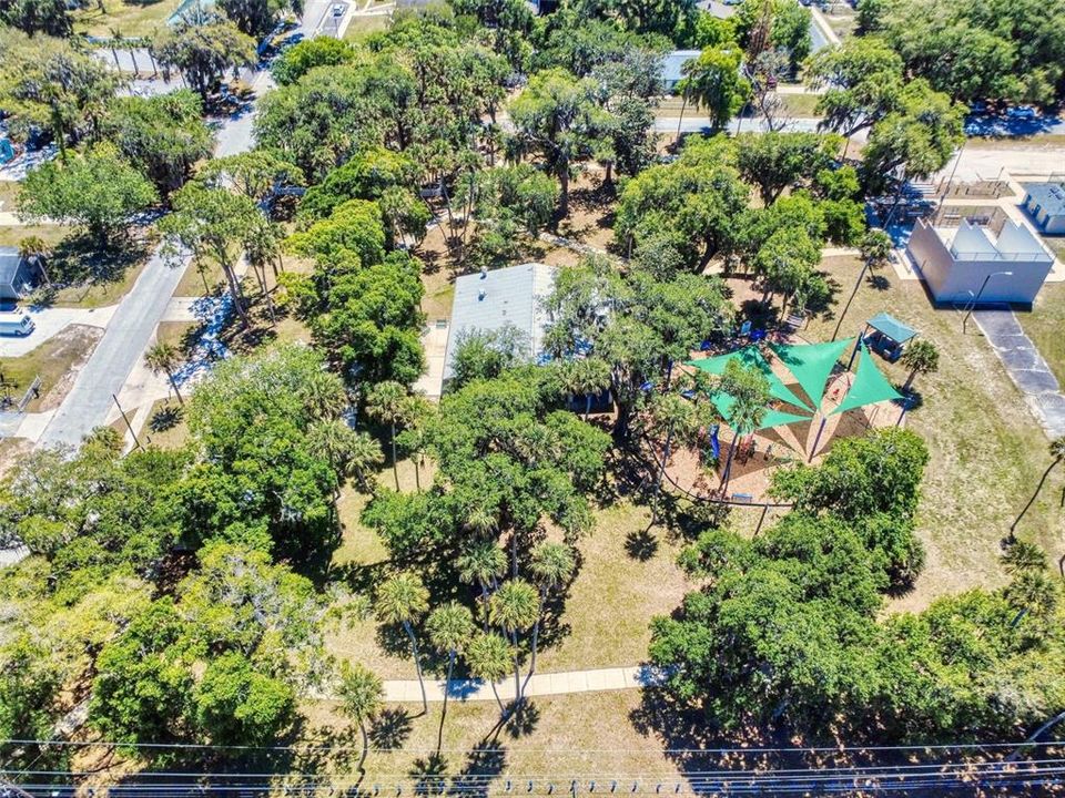 For Sale: $269,900 (4 beds, 2 baths, 1085 Square Feet)