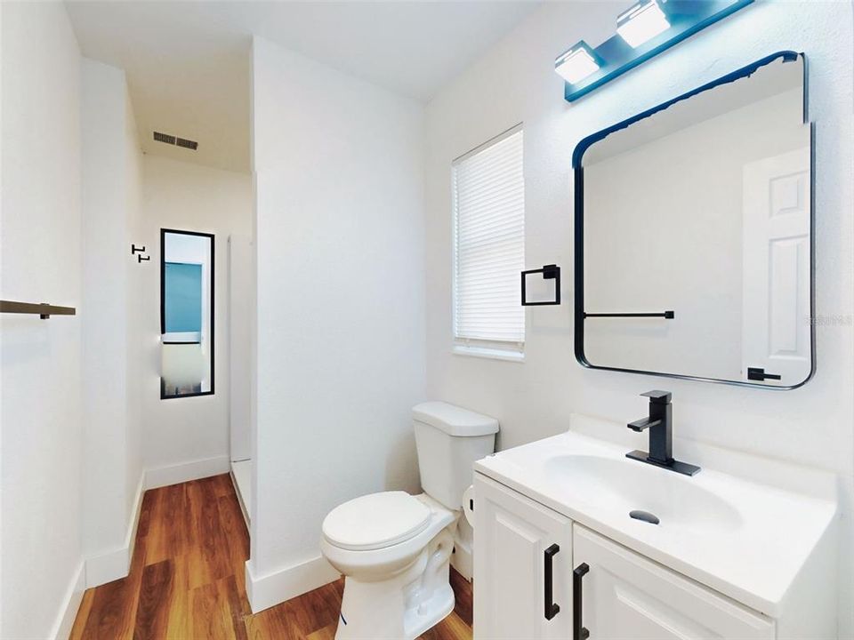 For Sale: $269,900 (4 beds, 2 baths, 1085 Square Feet)