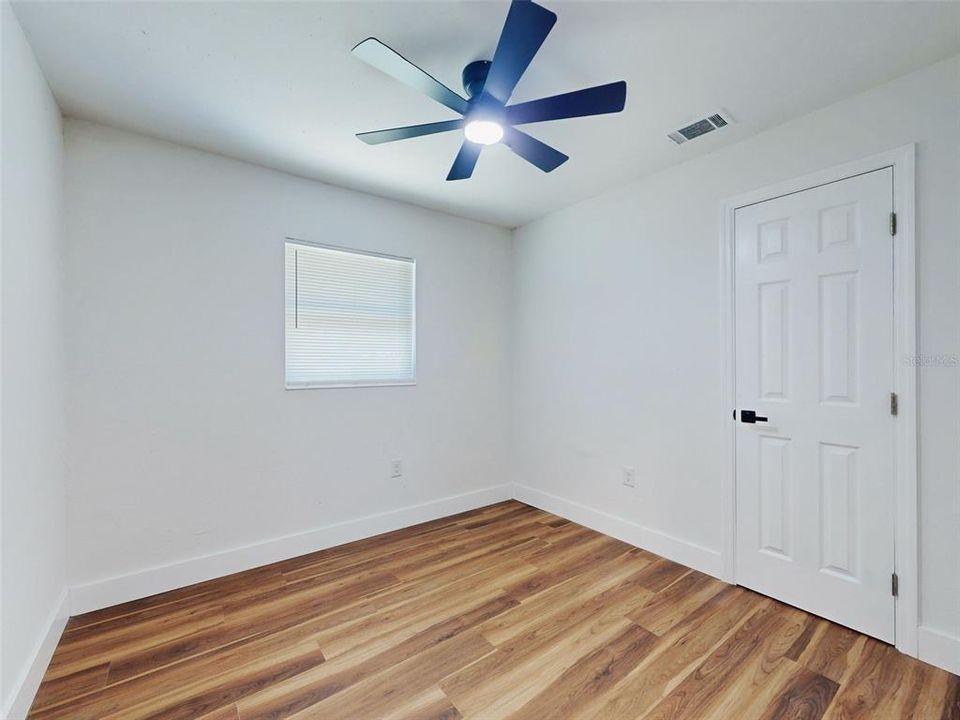 For Sale: $269,900 (4 beds, 2 baths, 1085 Square Feet)