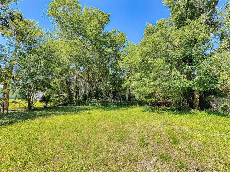 For Sale: $269,900 (4 beds, 2 baths, 1085 Square Feet)