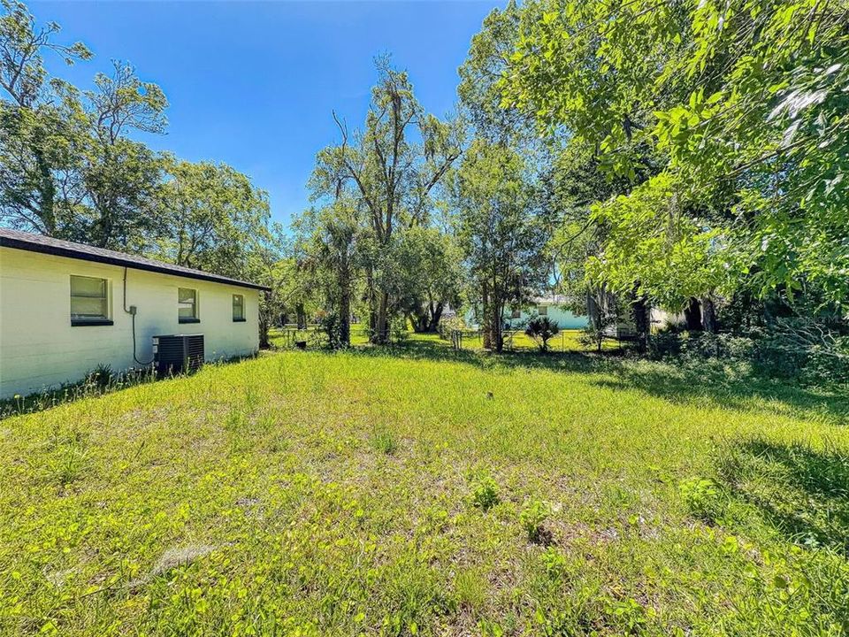 For Sale: $269,900 (4 beds, 2 baths, 1085 Square Feet)