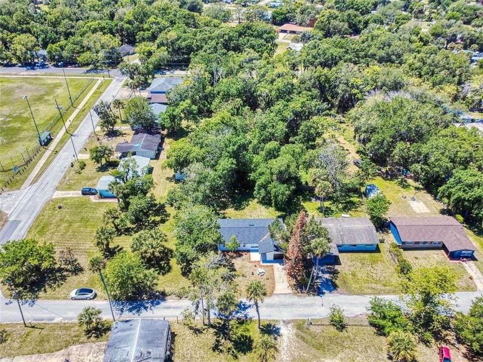 For Sale: $269,900 (4 beds, 2 baths, 1085 Square Feet)