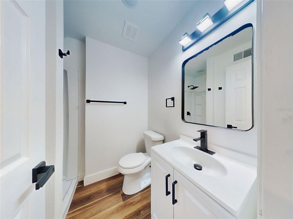For Sale: $269,900 (4 beds, 2 baths, 1085 Square Feet)