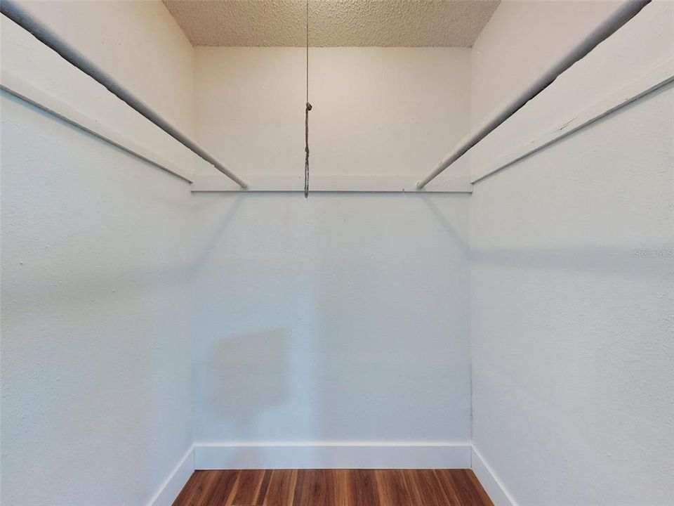 For Sale: $269,900 (4 beds, 2 baths, 1085 Square Feet)