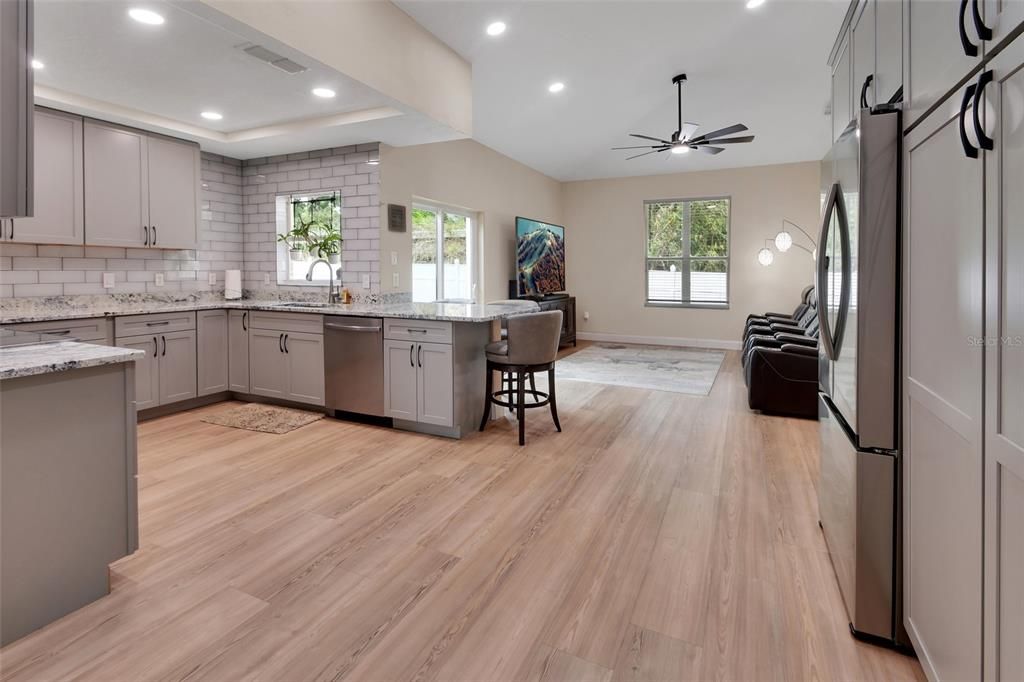 Active With Contract: $389,900 (3 beds, 2 baths, 1603 Square Feet)