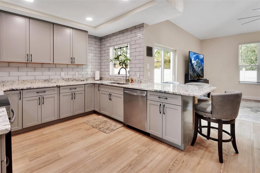 Active With Contract: $389,900 (3 beds, 2 baths, 1603 Square Feet)
