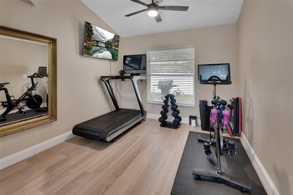 Active With Contract: $389,900 (3 beds, 2 baths, 1603 Square Feet)