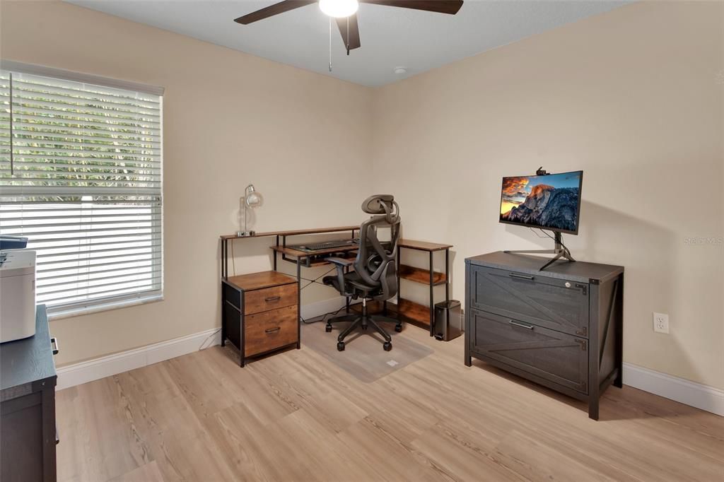 Active With Contract: $389,900 (3 beds, 2 baths, 1603 Square Feet)