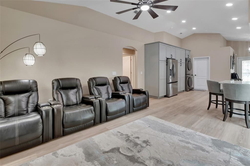 Active With Contract: $389,900 (3 beds, 2 baths, 1603 Square Feet)