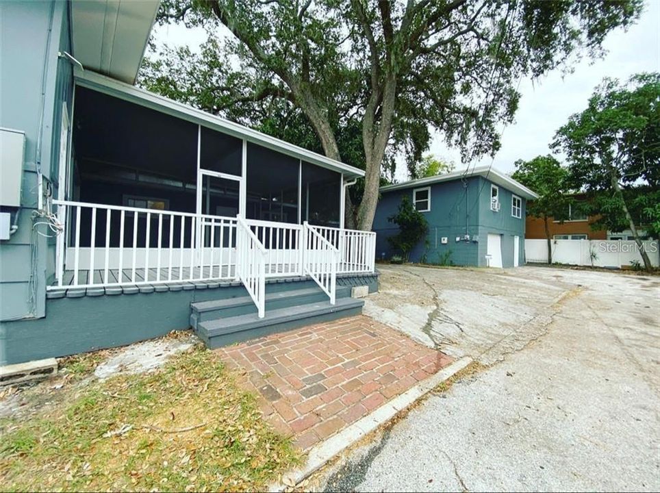 En Renta: $2,975 (3 camas, 2 baños, 1976 Pies cuadrados)