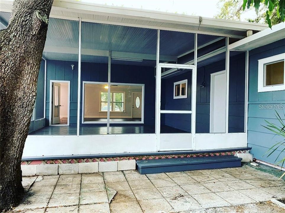 En Renta: $2,975 (3 camas, 2 baños, 1976 Pies cuadrados)