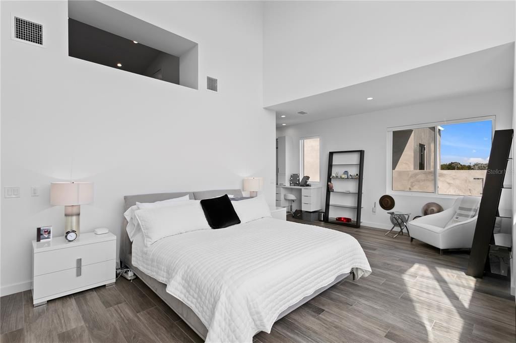 For Sale: $3,200,000 (4 beds, 4 baths, 4307 Square Feet)