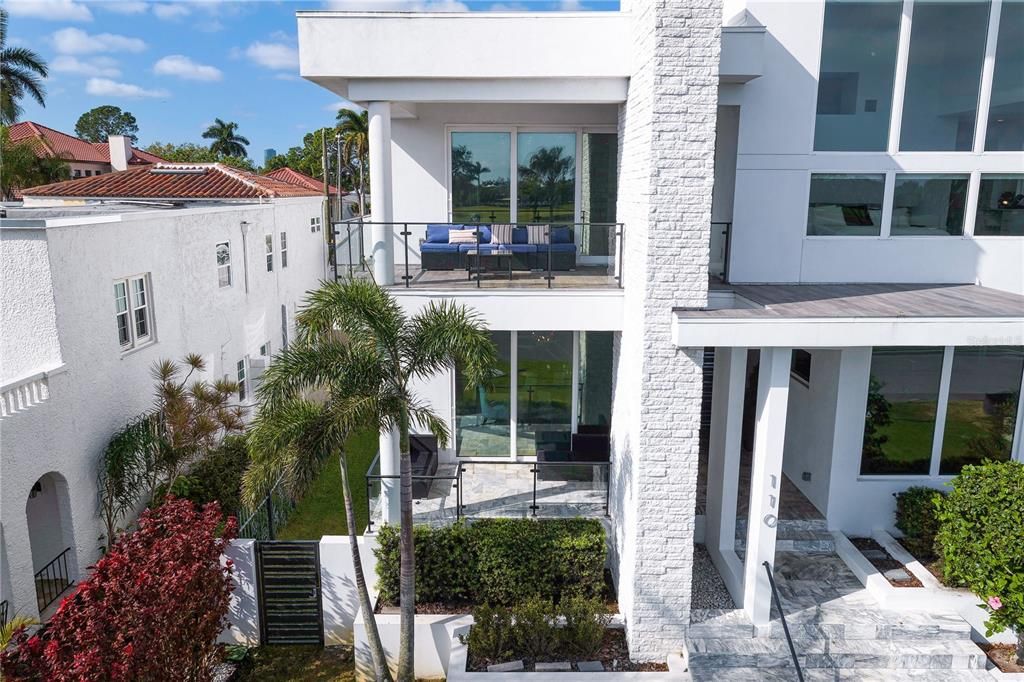 For Sale: $3,200,000 (4 beds, 4 baths, 4307 Square Feet)