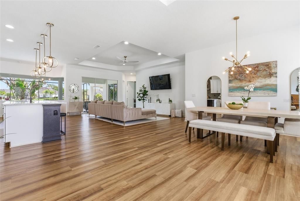 Activo con contrato: $874,000 (3 camas, 3 baños, 2849 Pies cuadrados)