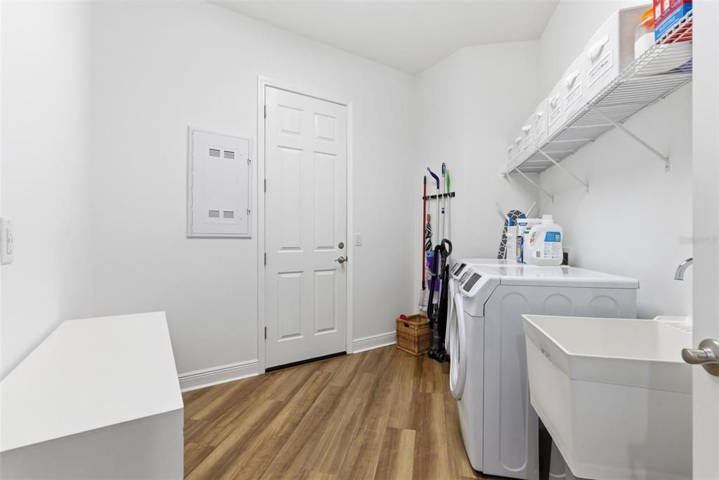 Activo con contrato: $874,000 (3 camas, 3 baños, 2849 Pies cuadrados)