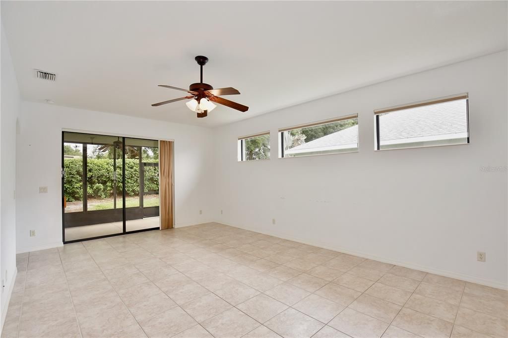 En Venta: $299,000 (3 camas, 2 baños, 1601 Pies cuadrados)