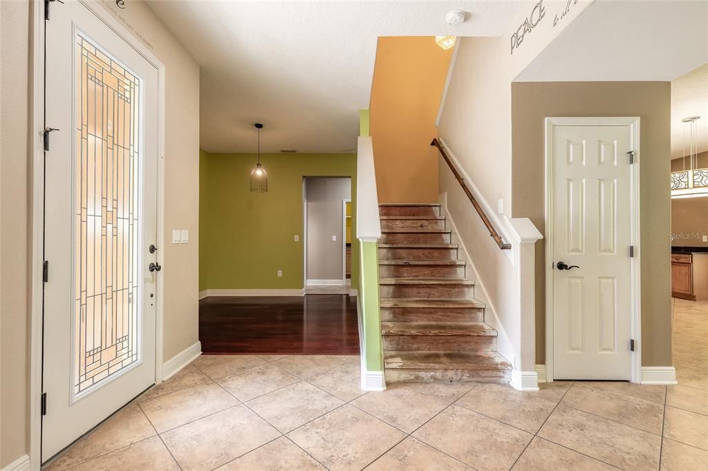 Activo con contrato: $399,900 (4 camas, 2 baños, 2307 Pies cuadrados)