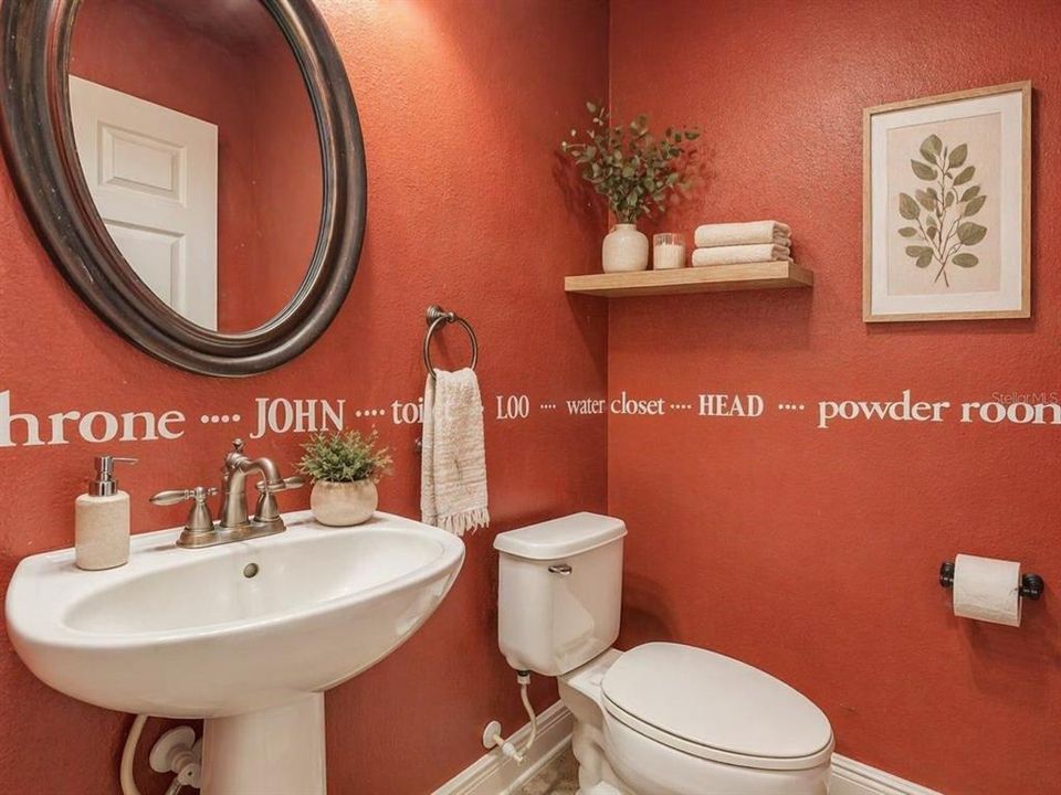 Activo con contrato: $399,900 (4 camas, 2 baños, 2307 Pies cuadrados)