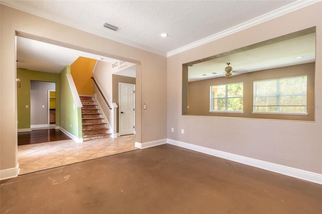 Activo con contrato: $399,900 (4 camas, 2 baños, 2307 Pies cuadrados)