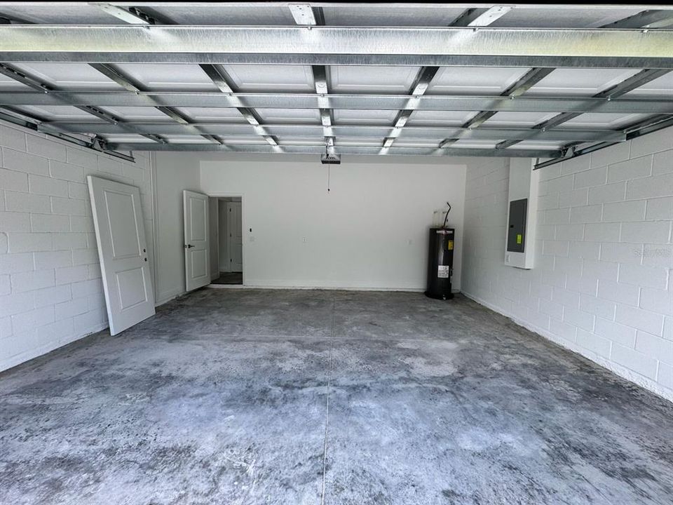 Под контрактом: $269,000 (4 спален, 3 ванн, 1827 Квадратных фут)