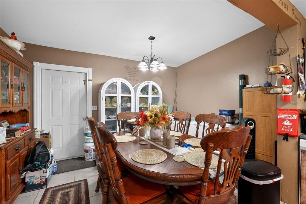 Active With Contract: $169,000 (2 beds, 1 baths, 1200 Square Feet)