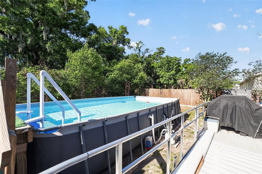 Active With Contract: $169,000 (2 beds, 1 baths, 1200 Square Feet)