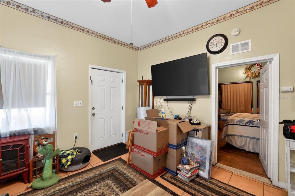Active With Contract: $169,000 (2 beds, 1 baths, 1200 Square Feet)