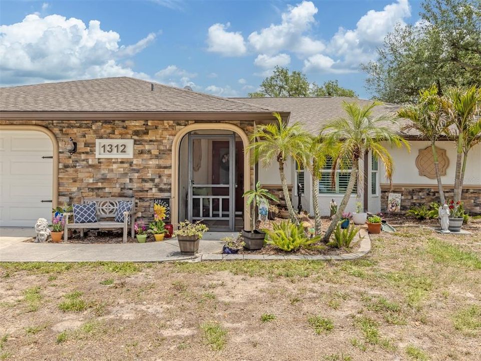Activo con contrato: $799,900 (5 camas, 3 baños, 2366 Pies cuadrados)
