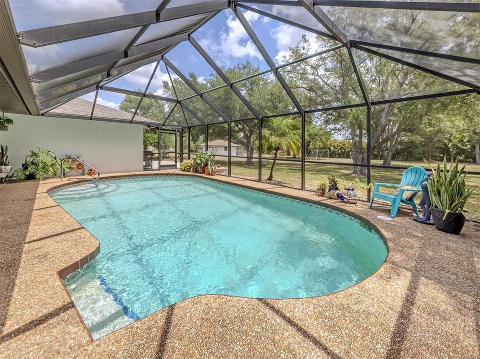 Activo con contrato: $799,900 (5 camas, 3 baños, 2366 Pies cuadrados)