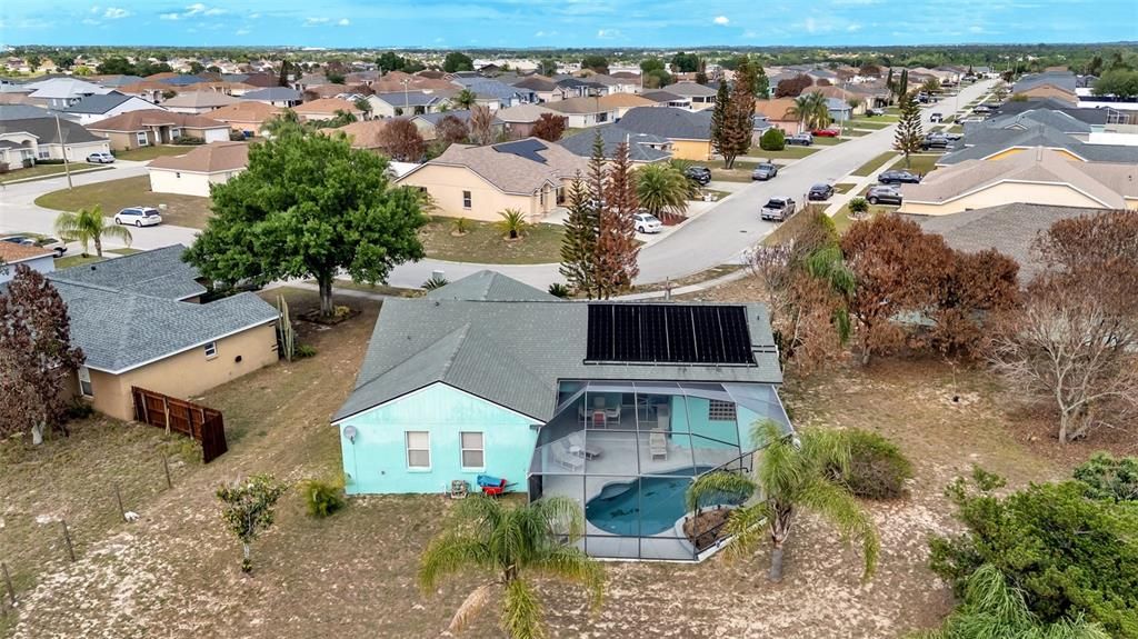 Activo con contrato: $319,000 (4 camas, 2 baños, 1823 Pies cuadrados)