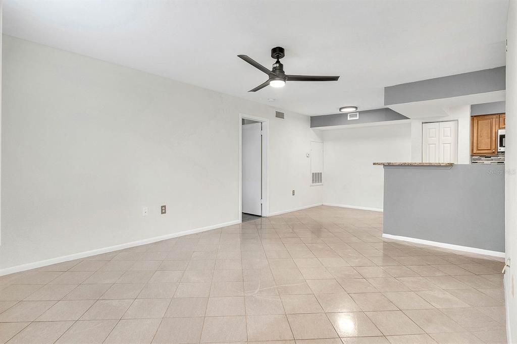 En Venta: $209,975 (2 camas, 2 baños, 937 Pies cuadrados)