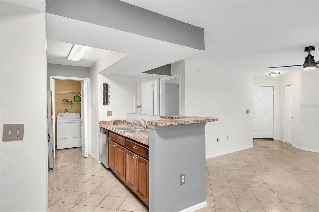 En Venta: $209,975 (2 camas, 2 baños, 937 Pies cuadrados)