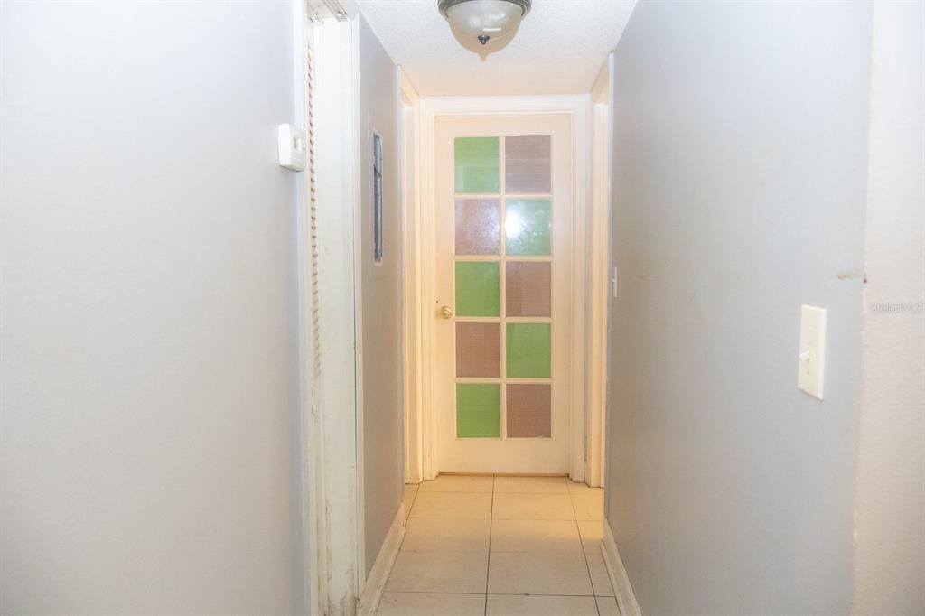 На продажу: $134,900 (2 спален, 1 ванн, 826 Квадратных фут)