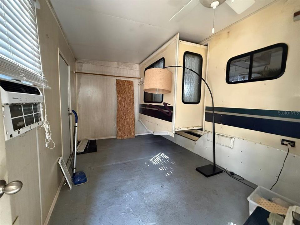 На продажу: $46,000 (1 спален, 1 ванн, 613 Квадратных фут)