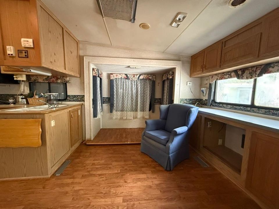 На продажу: $46,000 (1 спален, 1 ванн, 613 Квадратных фут)