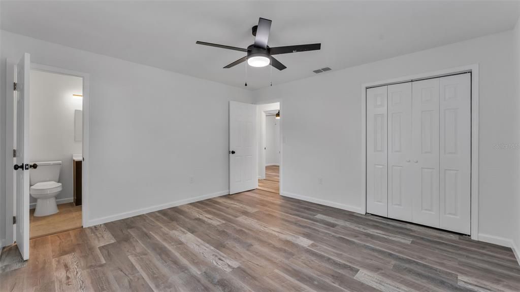 Activo con contrato: $249,900 (3 camas, 2 baños, 1376 Pies cuadrados)