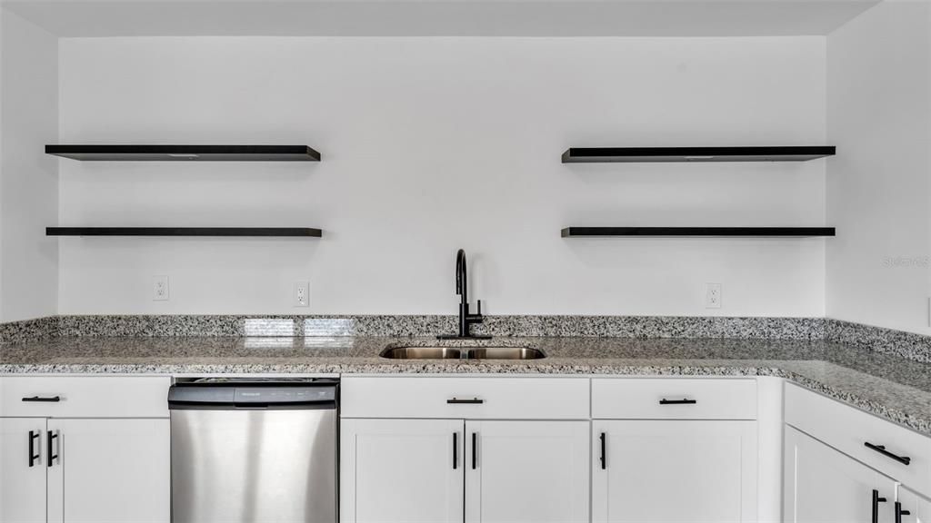 Activo con contrato: $249,900 (3 camas, 2 baños, 1376 Pies cuadrados)