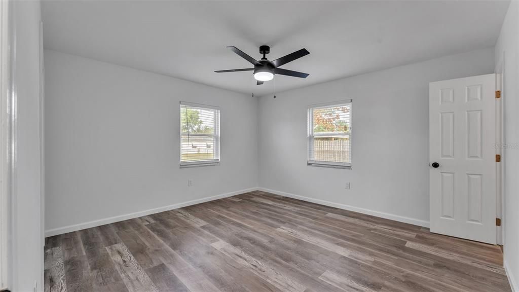 Activo con contrato: $249,900 (3 camas, 2 baños, 1376 Pies cuadrados)
