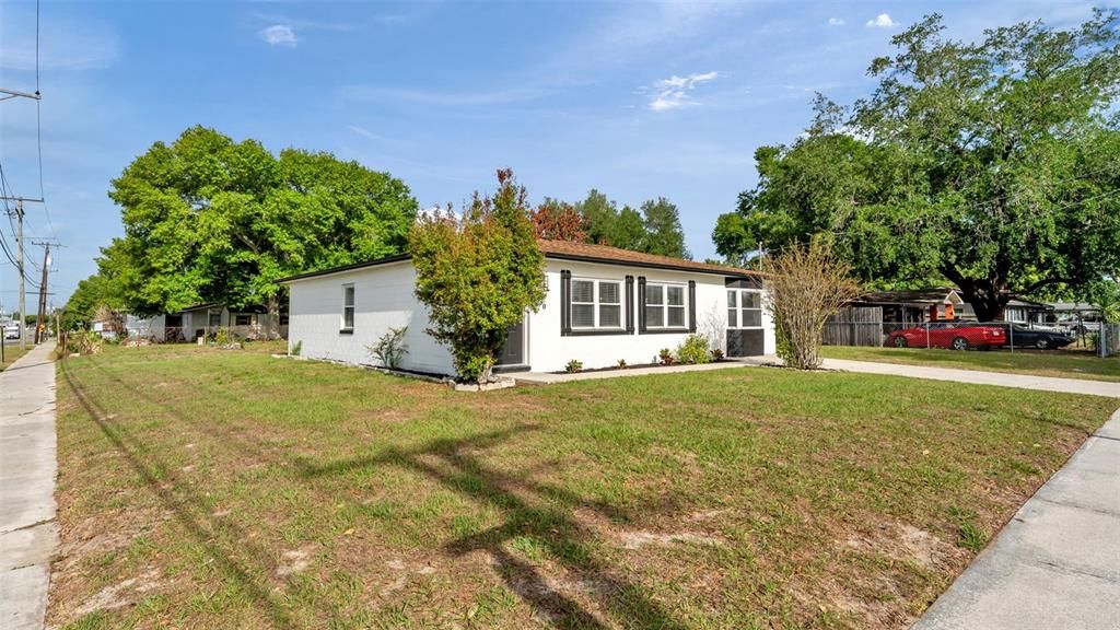 Activo con contrato: $249,900 (3 camas, 2 baños, 1376 Pies cuadrados)