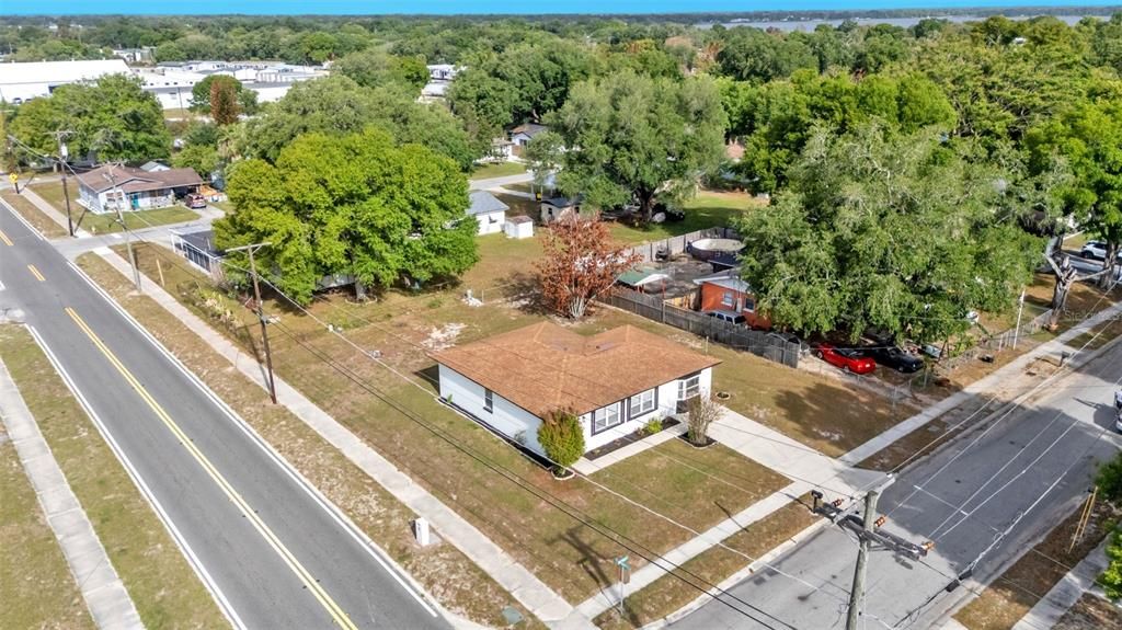 Activo con contrato: $249,900 (3 camas, 2 baños, 1376 Pies cuadrados)