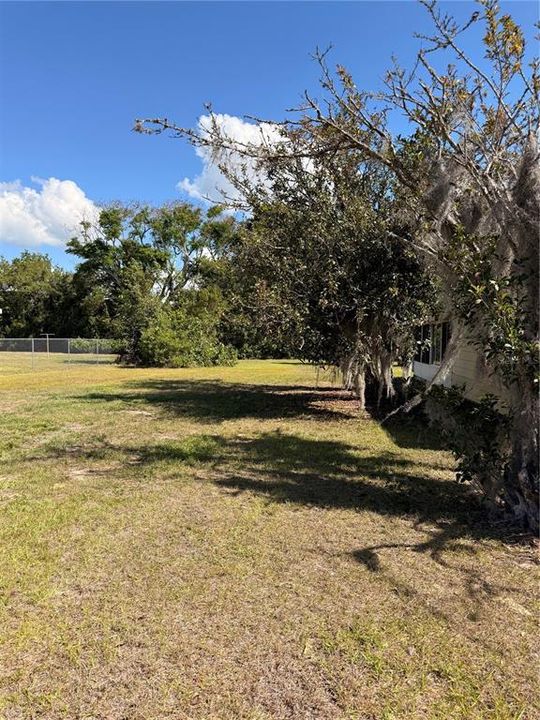 For Sale: $175,000 (2 beds, 1 baths, 1140 Square Feet)