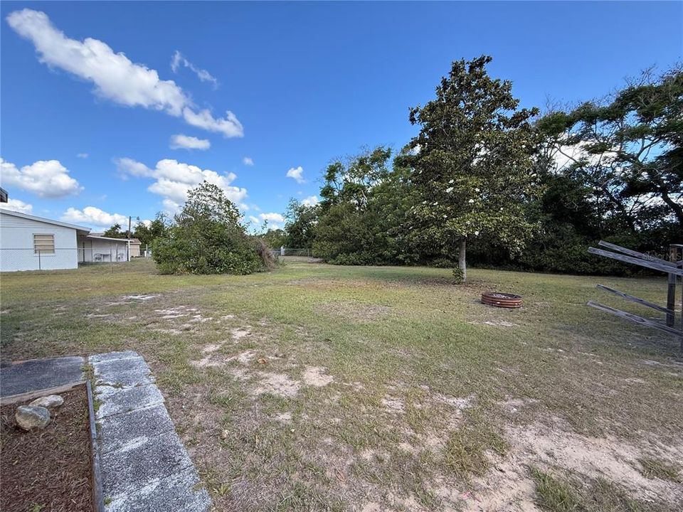 For Sale: $175,000 (2 beds, 1 baths, 1140 Square Feet)