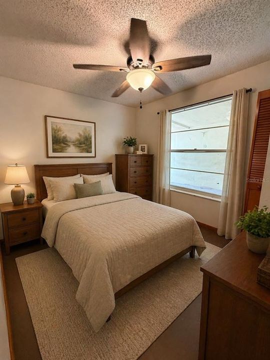 For Sale: $175,000 (2 beds, 1 baths, 1140 Square Feet)