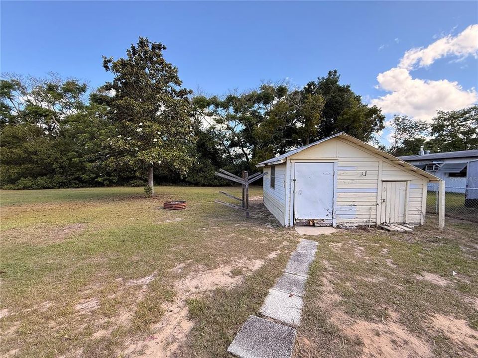 For Sale: $175,000 (2 beds, 1 baths, 1140 Square Feet)