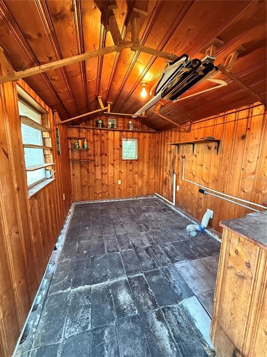 For Sale: $175,000 (2 beds, 1 baths, 1140 Square Feet)