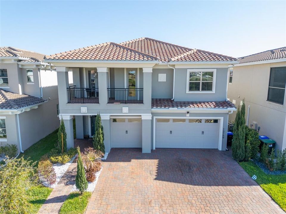 For Sale: $1,675,000 (5 beds, 5 baths, 4155 Square Feet)
