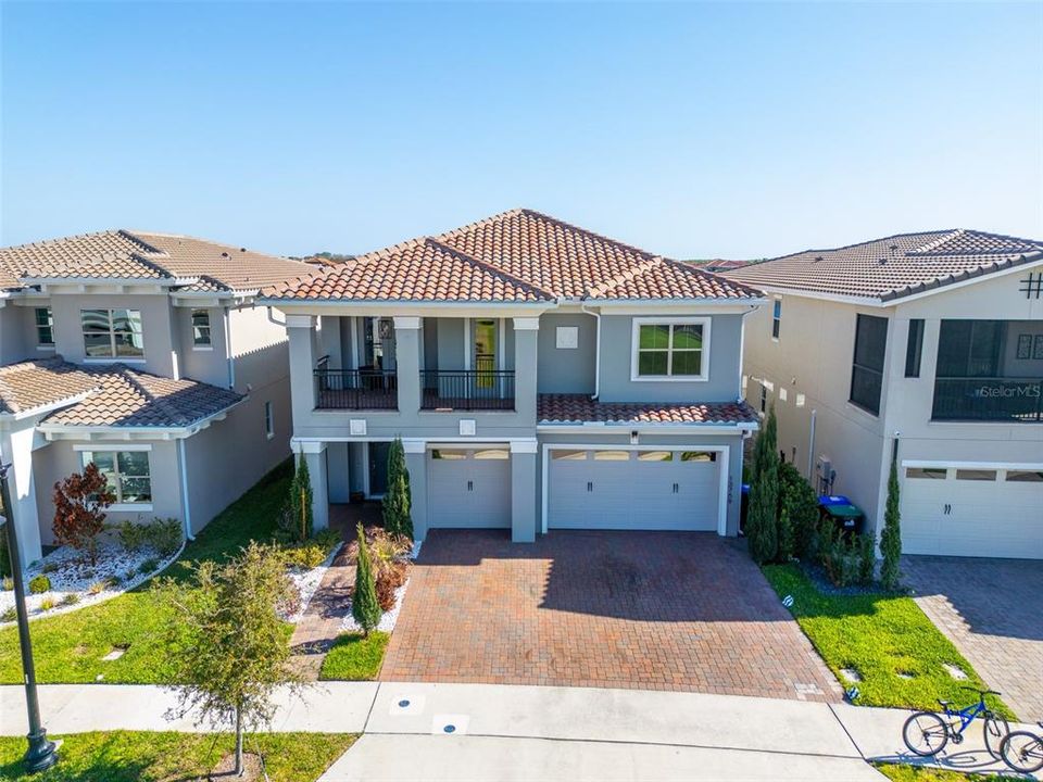 For Sale: $1,675,000 (5 beds, 5 baths, 4155 Square Feet)