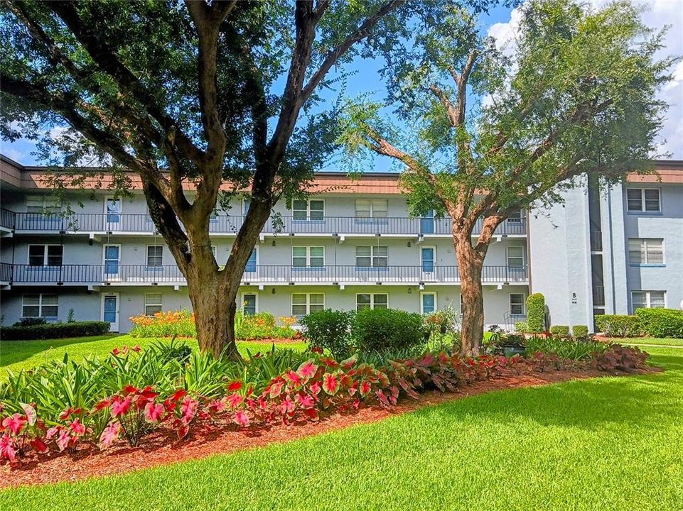For Rent: $1,425 (2 beds, 2 baths, 1030 Square Feet)