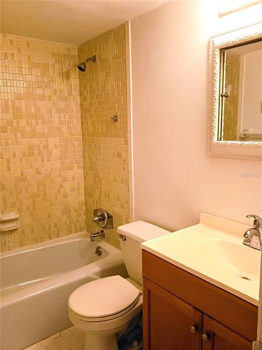 For Rent: $1,425 (2 beds, 2 baths, 1030 Square Feet)