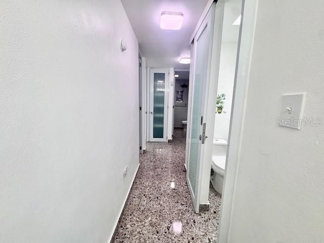 На продажу: $375,000 (4 спален, 2 ванн, 2100 Квадратных фут)